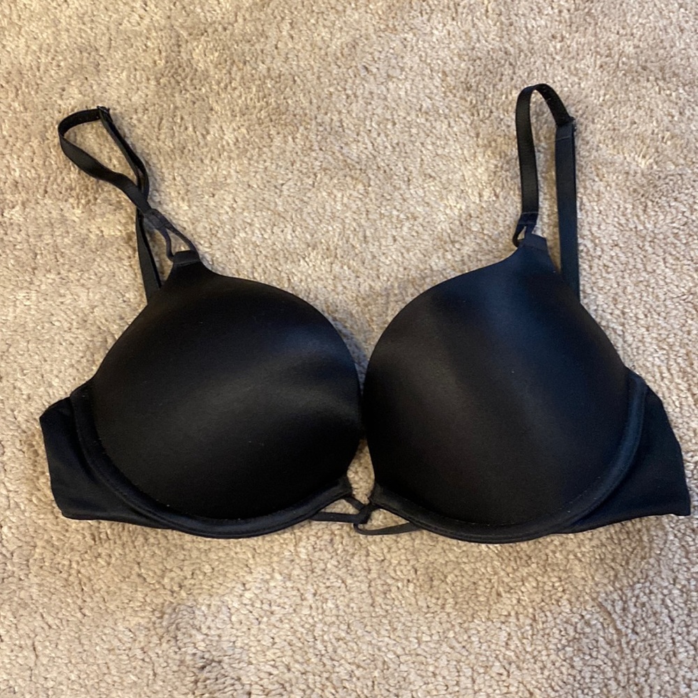 Victoria’s Secret Miraculous Plunge Bra 32C